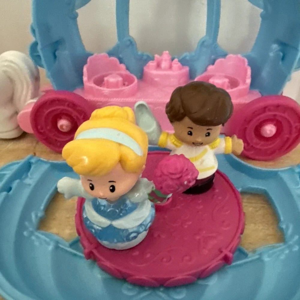 Fisher Price Little People Disney Princess Cinderella Dancing Carriage Prince